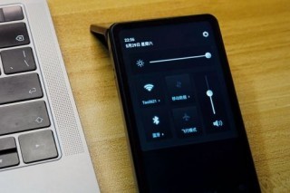 讯飞双屏翻译机:双屏+领夹麦+无需操控 翻译机的终极形态?