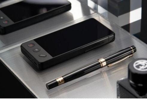 讯飞双屏翻译机亮相国际消博会 超强ai翻译彰显中国智慧